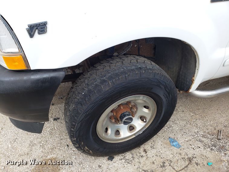 image for item DG7690 2002 Ford F250 Super Duty SuperCab pickup truck