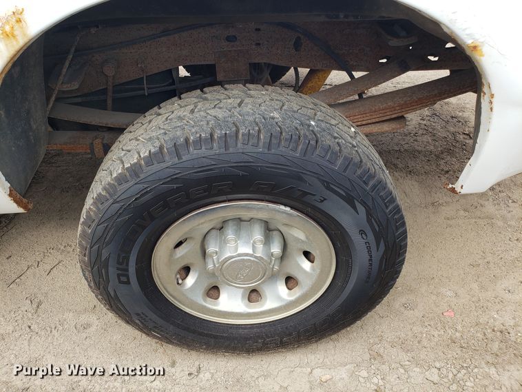 image for item DG7690 2002 Ford F250 Super Duty SuperCab pickup truck