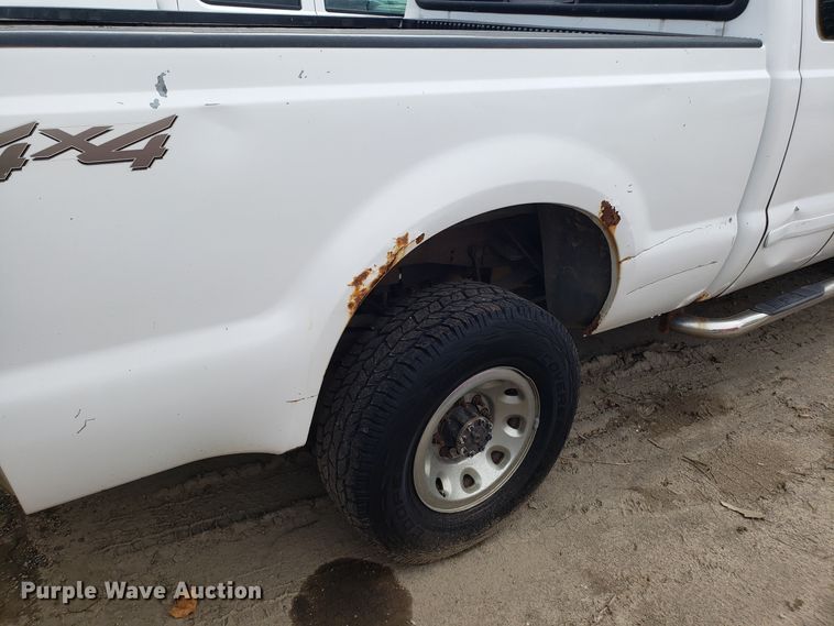 image for item DG7690 2002 Ford F250 Super Duty SuperCab pickup truck