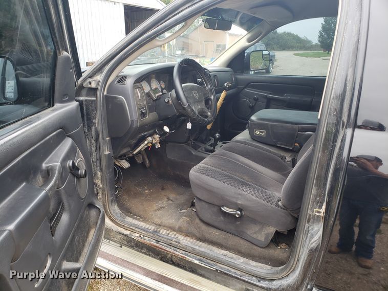 image for item DG8756 2003 Dodge Ram 3500 bale bed pickup truck