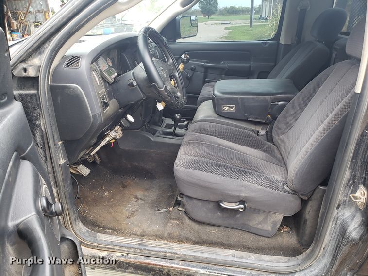 image for item DG8756 2003 Dodge Ram 3500 bale bed pickup truck