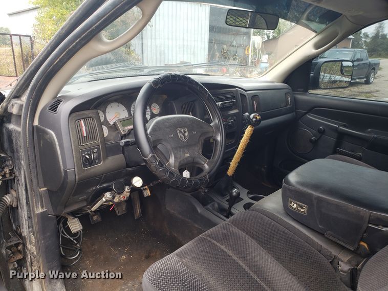 image for item DG8756 2003 Dodge Ram 3500 bale bed pickup truck