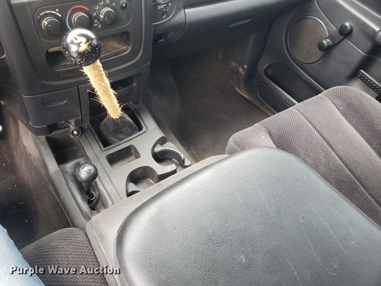 image for item DG8756 2003 Dodge Ram 3500 bale bed pickup truck