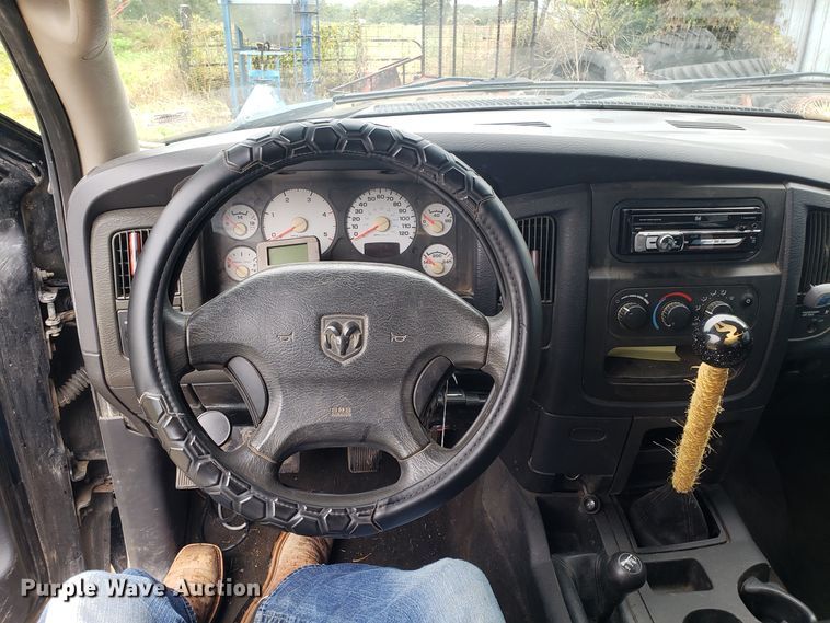 image for item DG8756 2003 Dodge Ram 3500 bale bed pickup truck