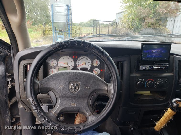 image for item DG8756 2003 Dodge Ram 3500 bale bed pickup truck