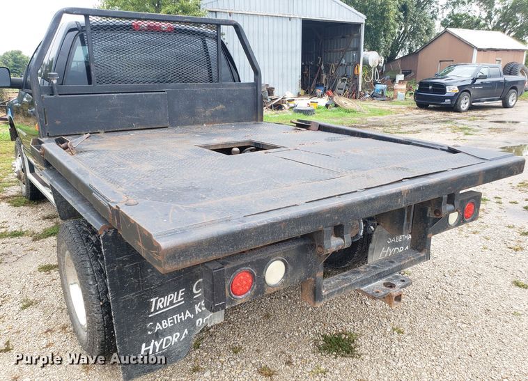 image for item DG8756 2003 Dodge Ram 3500 bale bed pickup truck