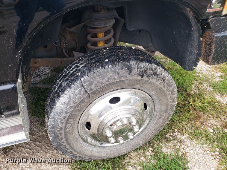 image for item DG8756 2003 Dodge Ram 3500 bale bed pickup truck