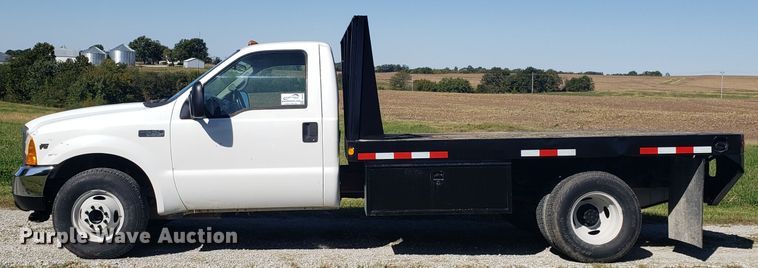 image for item DG8766 2001 Ford F350 Super Duty flatbed pickup truck
