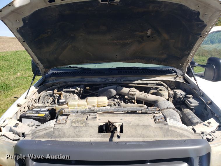 image for item DG8766 2001 Ford F350 Super Duty flatbed pickup truck