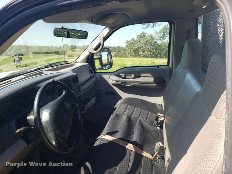 image for item DG8766 2001 Ford F350 Super Duty flatbed pickup truck