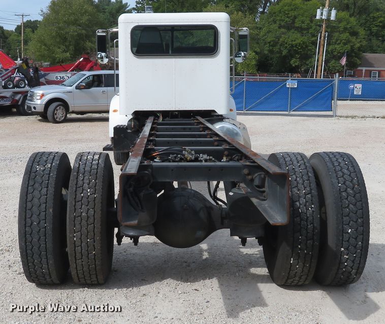 image for item DH1593 2006 Peterbilt 335 truck cab and chassis