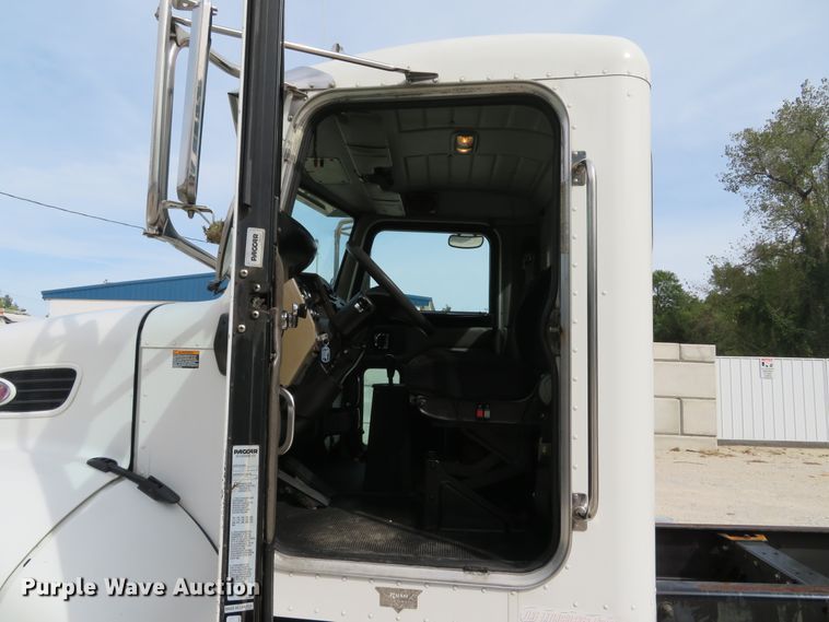 image for item DH1593 2006 Peterbilt 335 truck cab and chassis