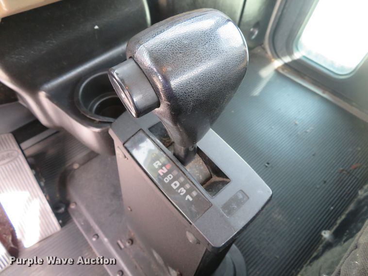 image for item DH1593 2006 Peterbilt 335 truck cab and chassis