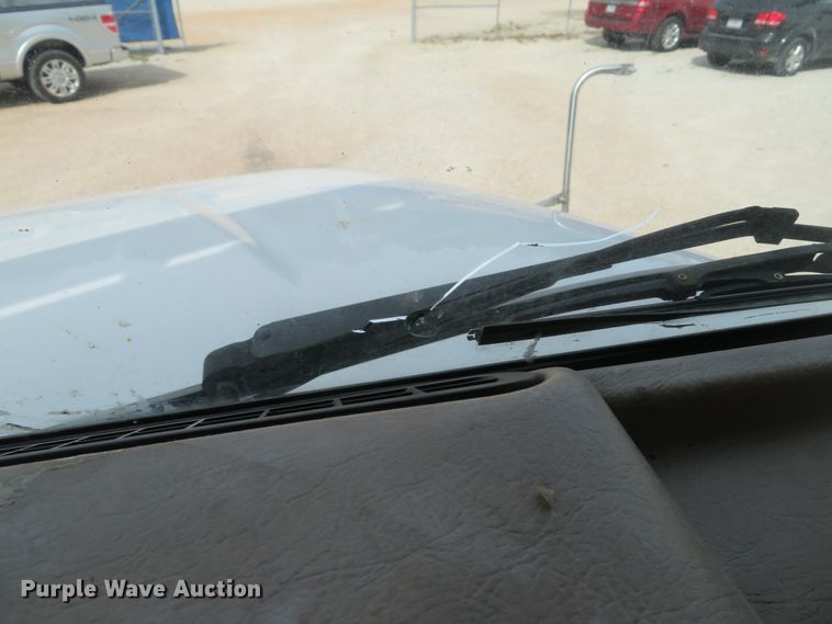 image for item DH1593 2006 Peterbilt 335 truck cab and chassis