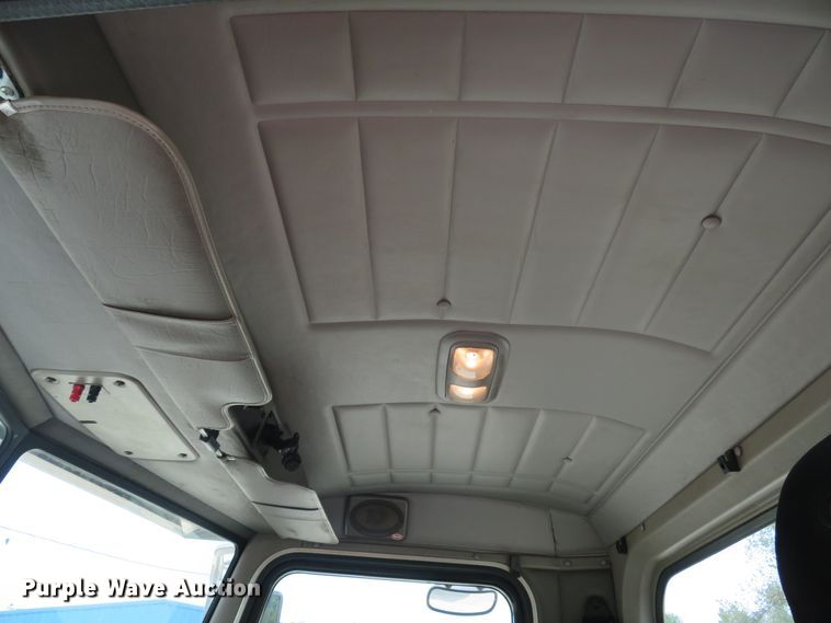 image for item DH1593 2006 Peterbilt 335 truck cab and chassis