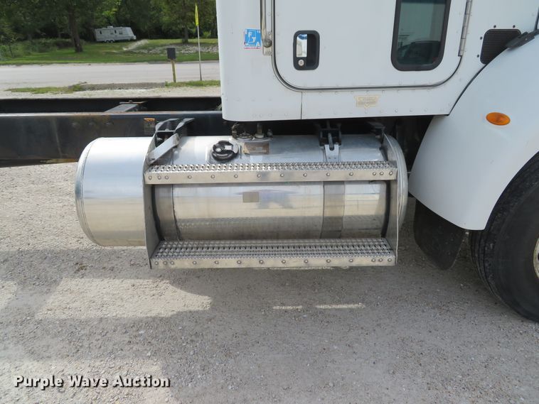 image for item DH1593 2006 Peterbilt 335 truck cab and chassis