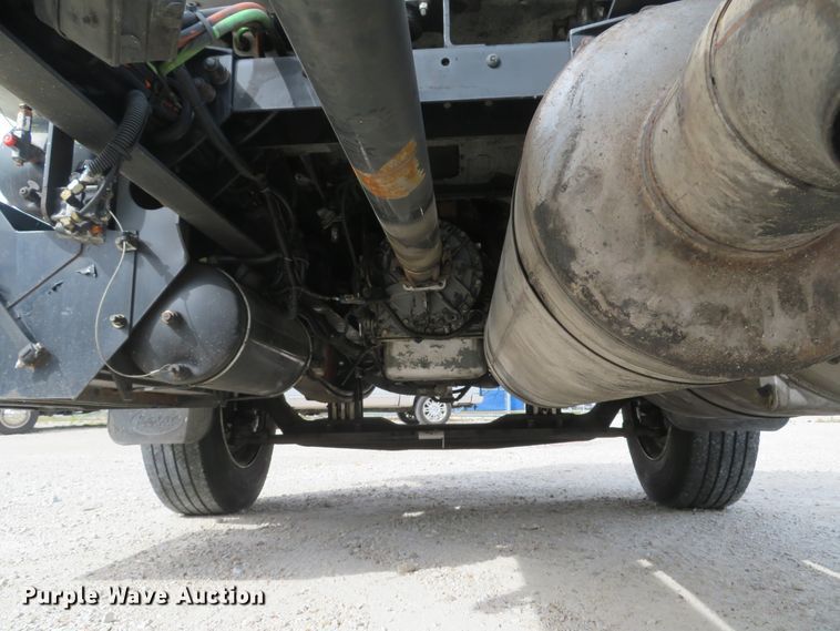 image for item DH1593 2006 Peterbilt 335 truck cab and chassis