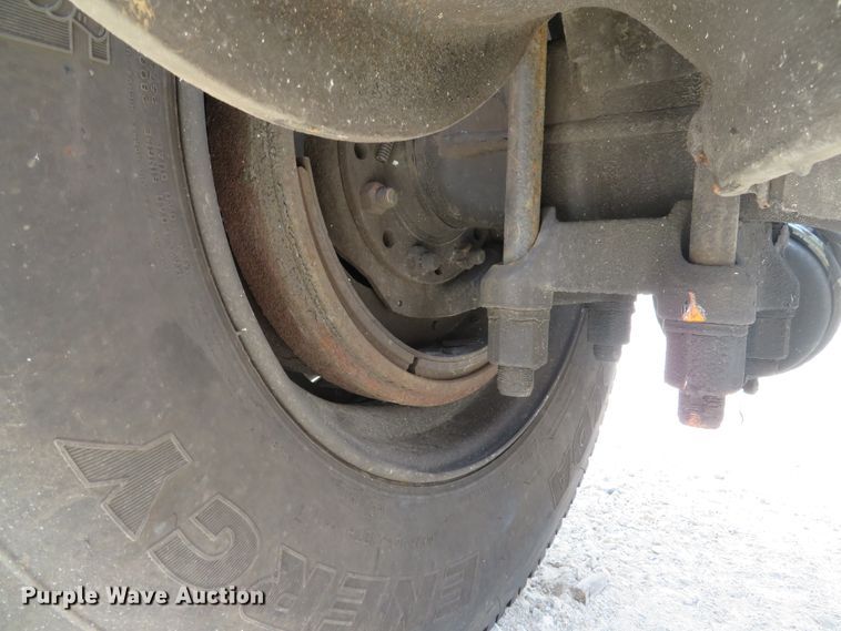 image for item DH1593 2006 Peterbilt 335 truck cab and chassis