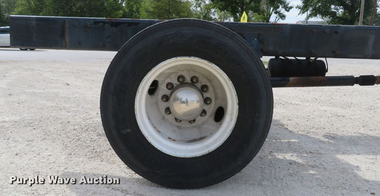 image for item DH1593 2006 Peterbilt 335 truck cab and chassis