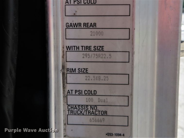 image for item DH1593 2006 Peterbilt 335 truck cab and chassis