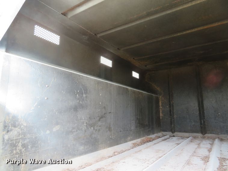 image for item DH1596 2005 GMC C6500 chipper truck