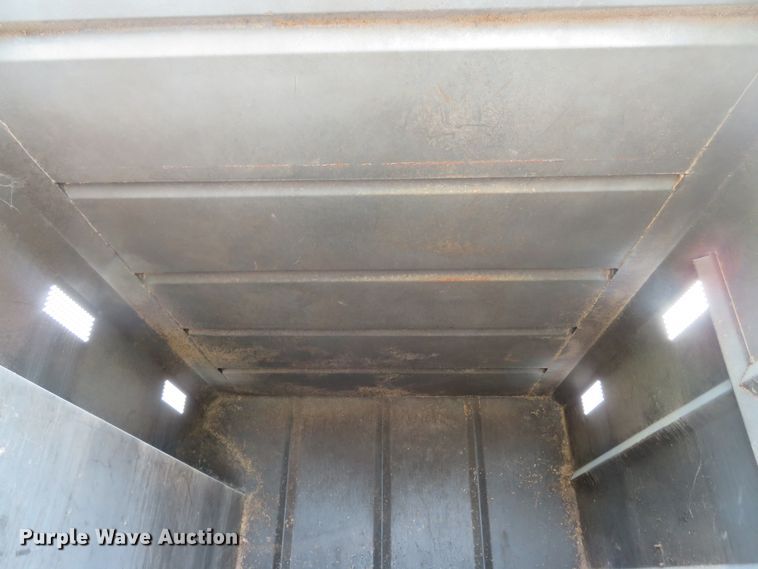 image for item DH1596 2005 GMC C6500 chipper truck