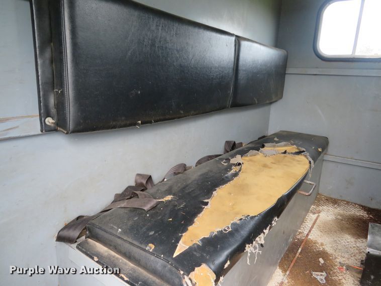 image for item DH1596 2005 GMC C6500 chipper truck