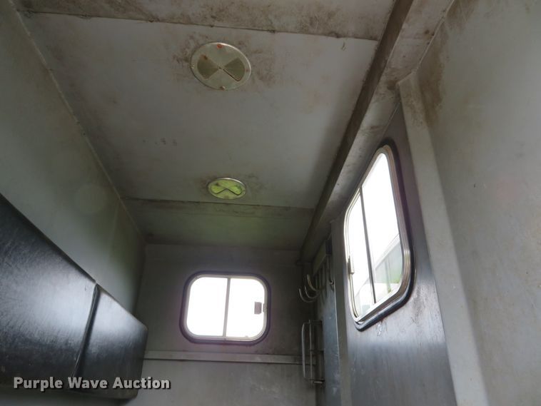 image for item DH1596 2005 GMC C6500 chipper truck