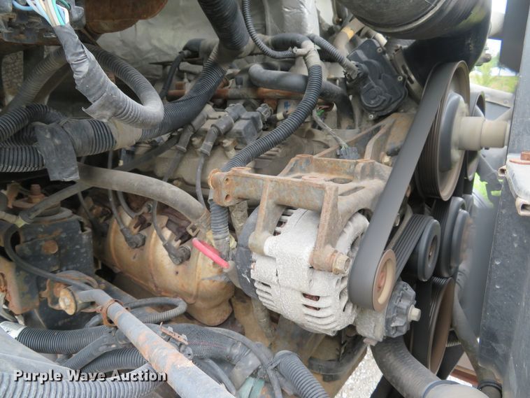 image for item DH1596 2005 GMC C6500 chipper truck