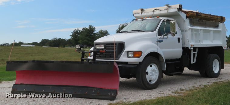 image for item DH1597 2003 Ford F650 Super Duty XL dump truck