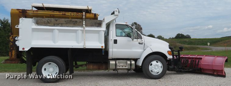 image for item DH1597 2003 Ford F650 Super Duty XL dump truck