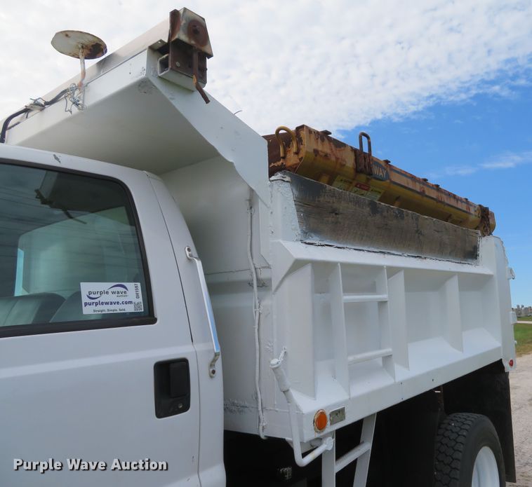 image for item DH1597 2003 Ford F650 Super Duty XL dump truck