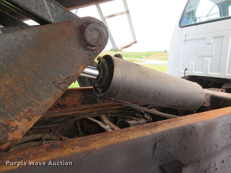 image for item DH1597 2003 Ford F650 Super Duty XL dump truck