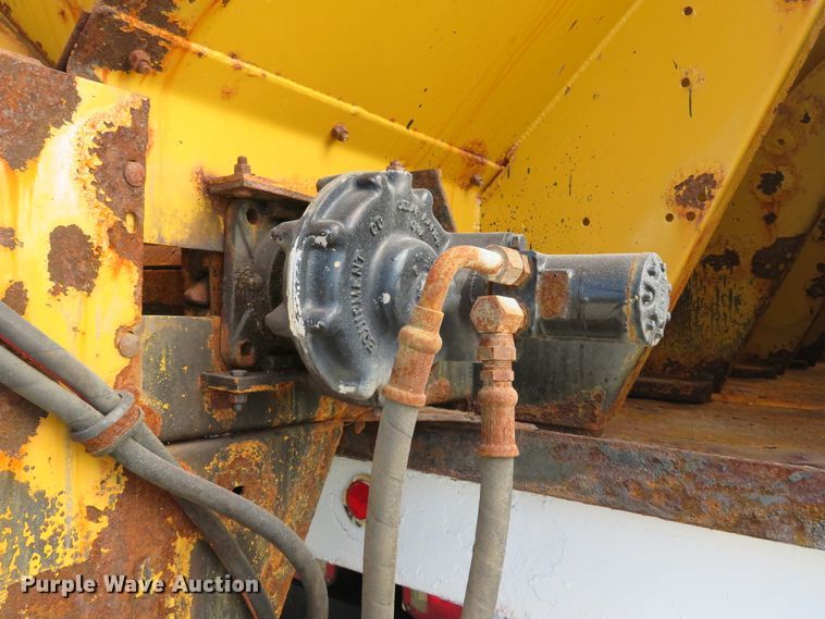 image for item DH1597 2003 Ford F650 Super Duty XL dump truck