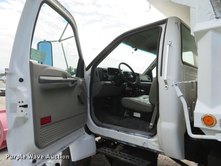 image for item DH1597 2003 Ford F650 Super Duty XL dump truck