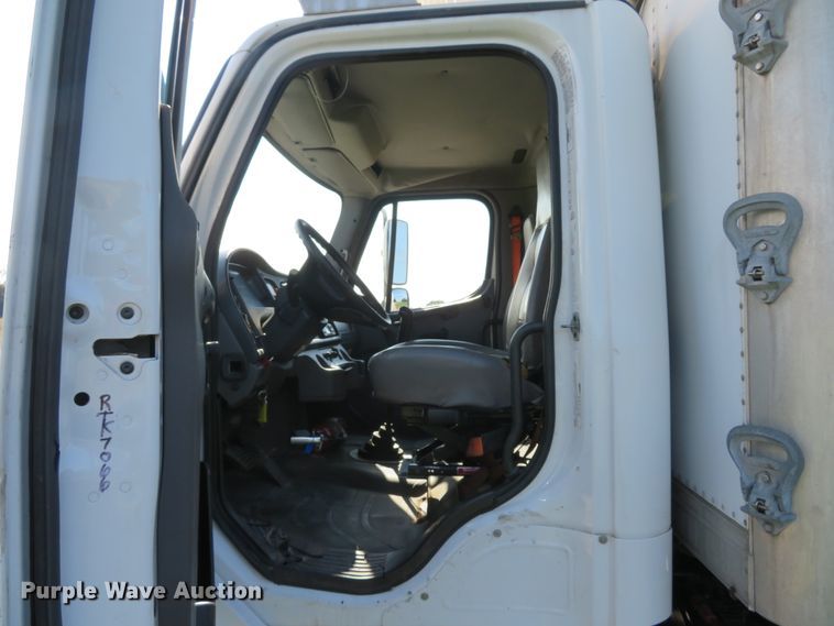 image for item DH1598 2007 Freightliner Business Class M2 refrigerated box truck