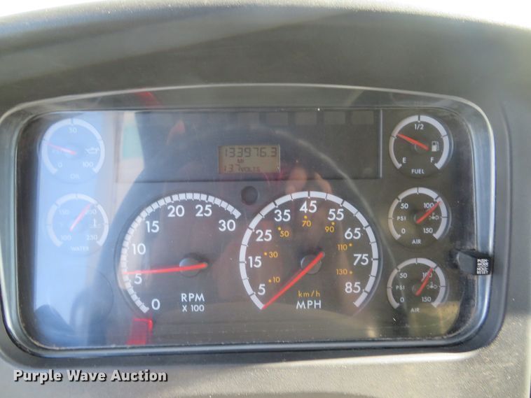 image for item DH1598 2007 Freightliner Business Class M2 refrigerated box truck