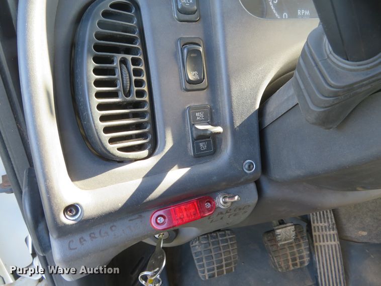 image for item DH1598 2007 Freightliner Business Class M2 refrigerated box truck