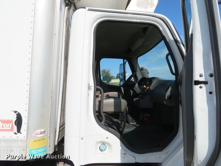 image for item DH1598 2007 Freightliner Business Class M2 refrigerated box truck