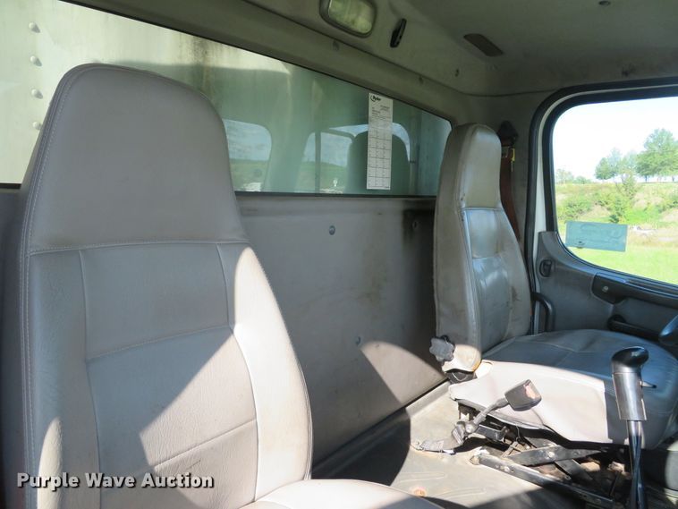 image for item DH1598 2007 Freightliner Business Class M2 refrigerated box truck