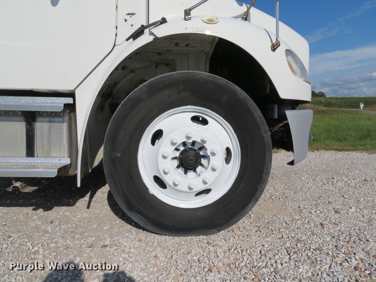 image for item DH1598 2007 Freightliner Business Class M2 refrigerated box truck