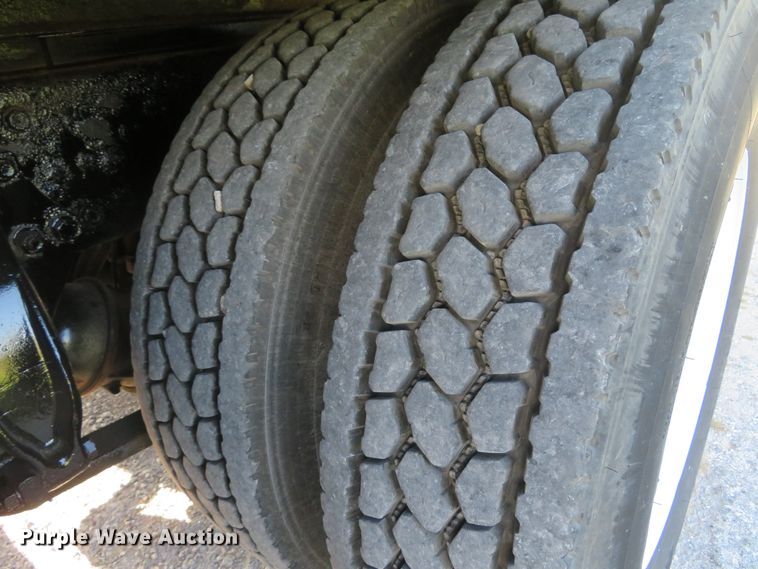 image for item DH1598 2007 Freightliner Business Class M2 refrigerated box truck