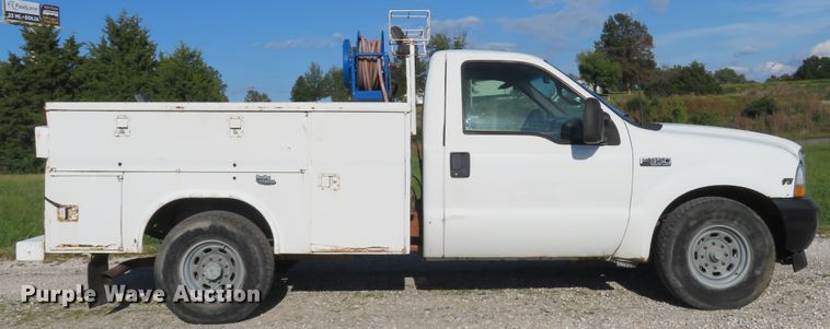 image for item DH1599 2002 Ford F350 Super Duty XL utility bed pickup truck