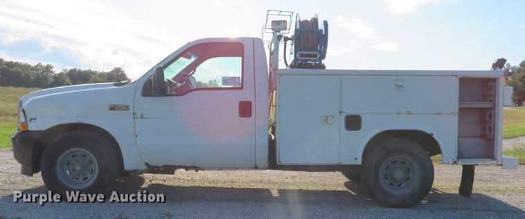 image for item DH1599 2002 Ford F350 Super Duty XL utility bed pickup truck