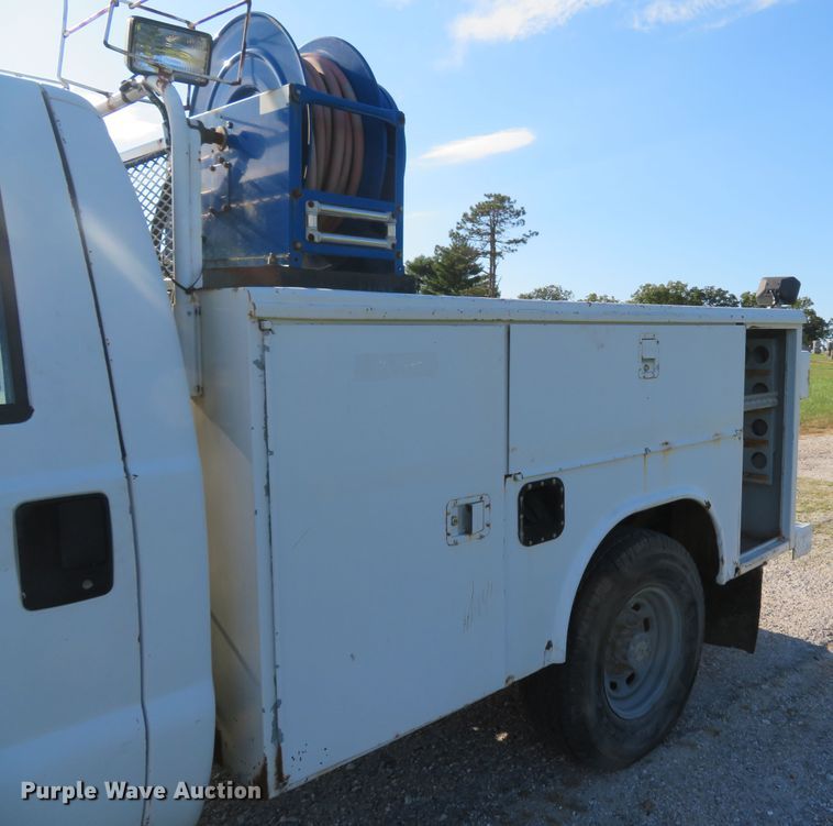 image for item DH1599 2002 Ford F350 Super Duty XL utility bed pickup truck