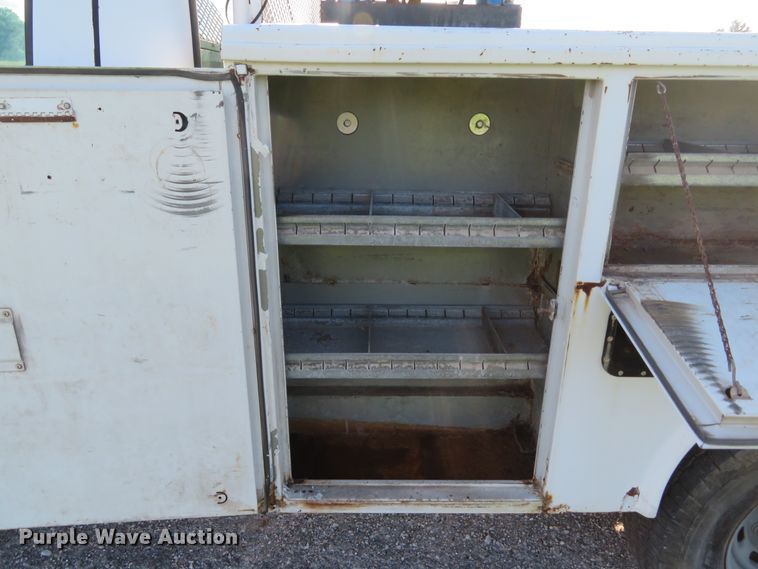 image for item DH1599 2002 Ford F350 Super Duty XL utility bed pickup truck