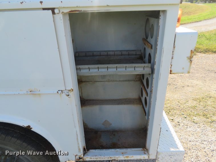 image for item DH1599 2002 Ford F350 Super Duty XL utility bed pickup truck