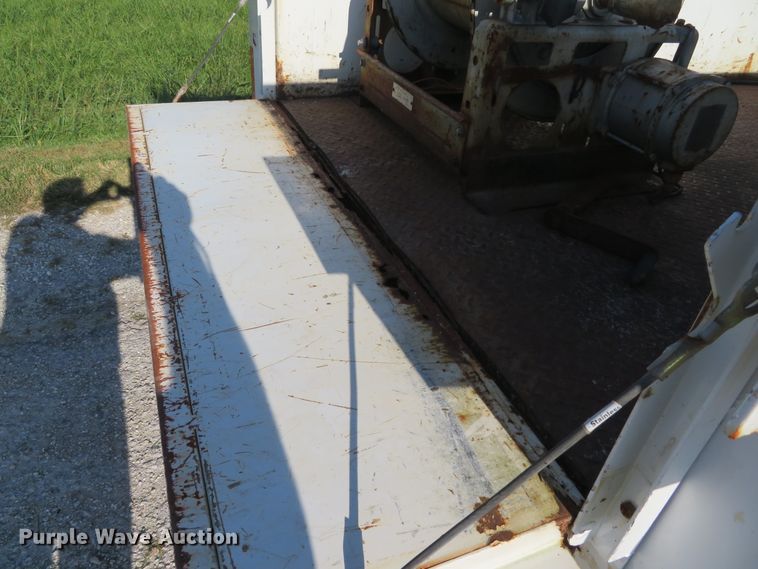 image for item DH1599 2002 Ford F350 Super Duty XL utility bed pickup truck