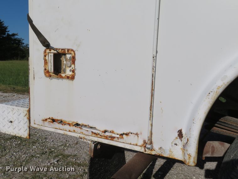 image for item DH1599 2002 Ford F350 Super Duty XL utility bed pickup truck