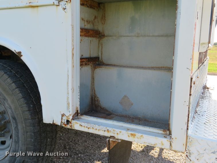 image for item DH1599 2002 Ford F350 Super Duty XL utility bed pickup truck